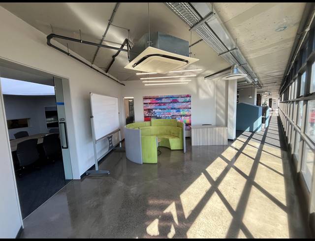 703M² OFFICE TO LET IN WOODSTOCK